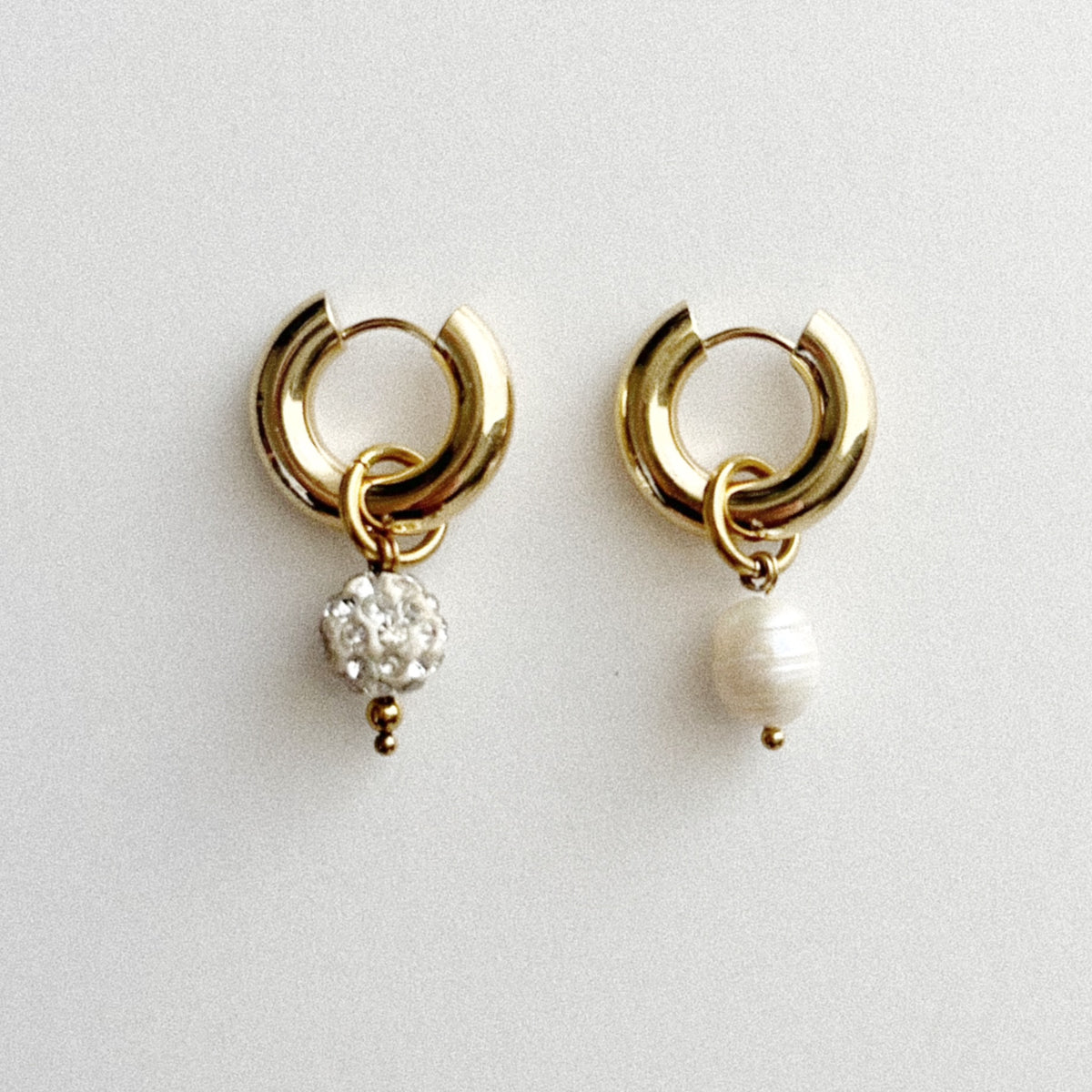 Paire de boucles Chloé - Diva / Dorée