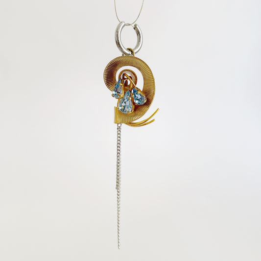 Boucle d'oreille longue - Broche upcyclée