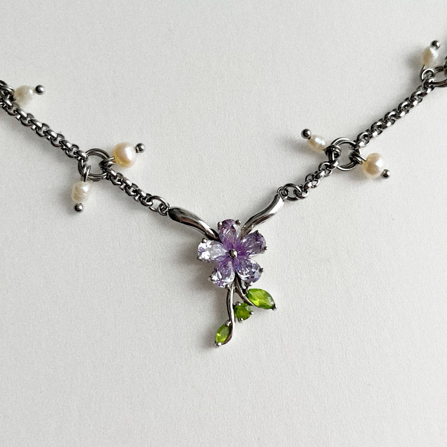 Collier - Fleur en argent et perles d'eau douce