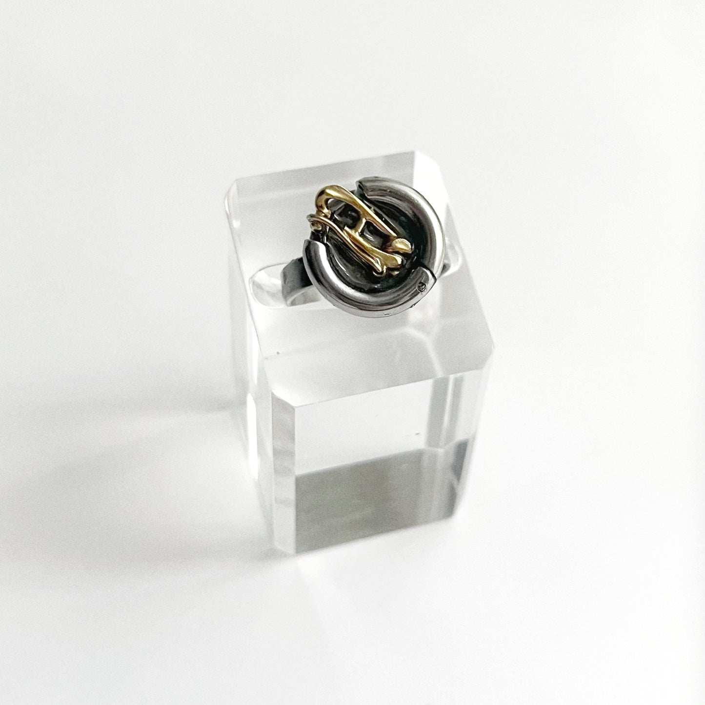Ring - Vintage gold clasp