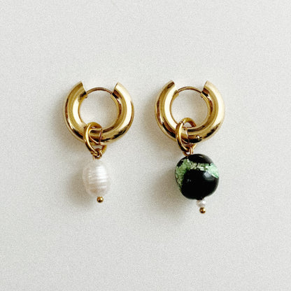 Paire de boucles - Perle de verre et d'eau douce