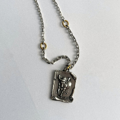 Collier - Médaille Taureau