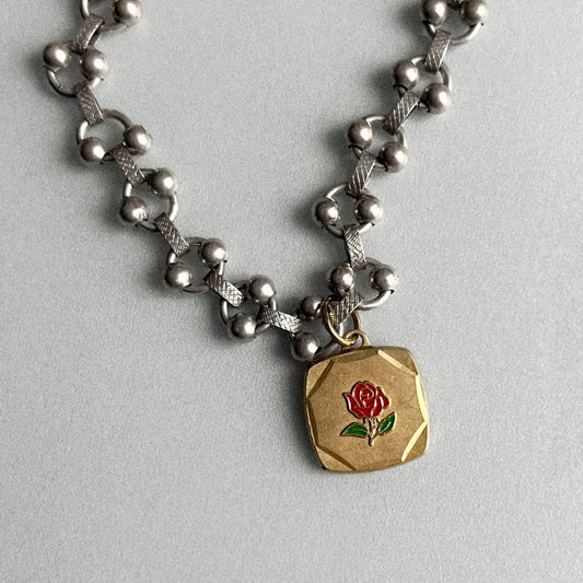 Collier Rose rouge