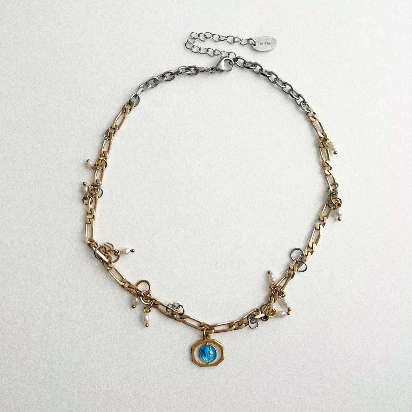 Collier - Médaillon & perles