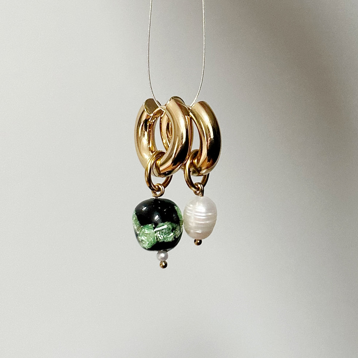 Paire de boucles - Perle de verre et d'eau douce