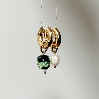 Paire de boucles - Perle de verre et d'eau douce