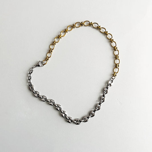 Collier Léon