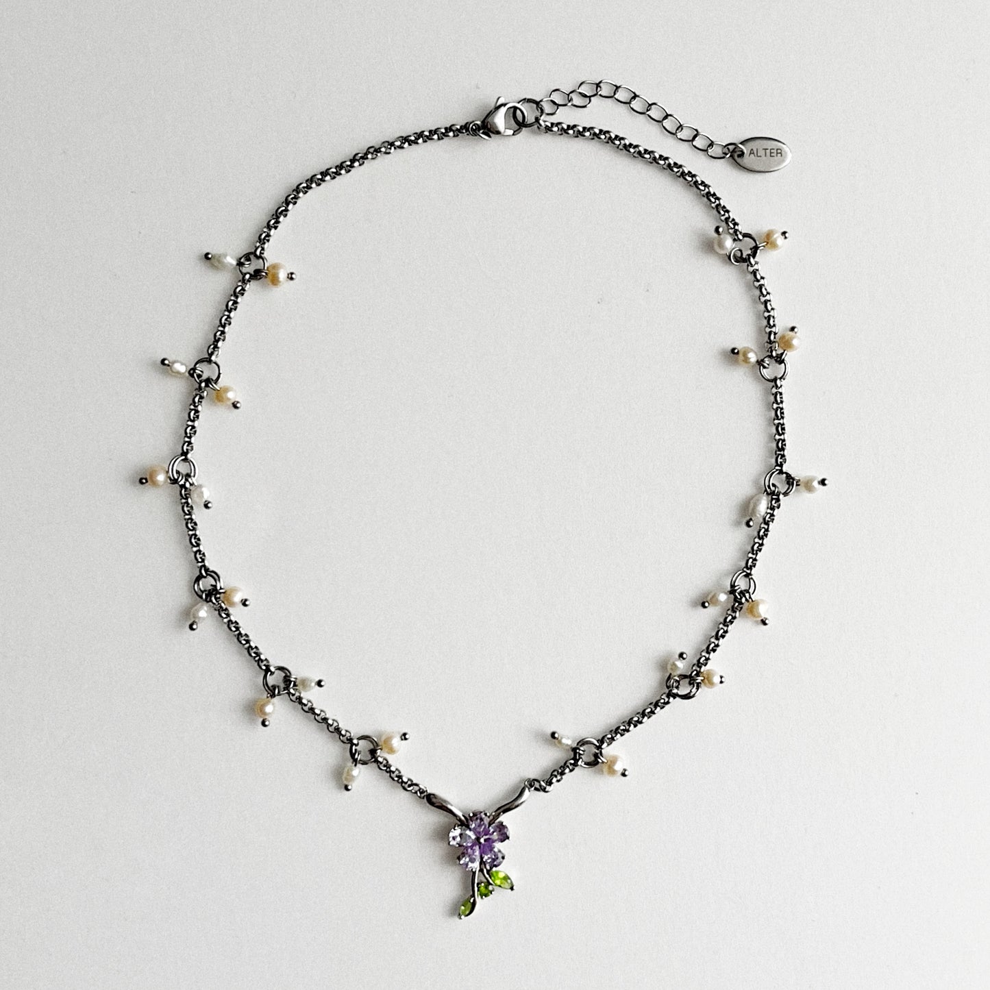Collier - Fleur en argent et perles d'eau douce
