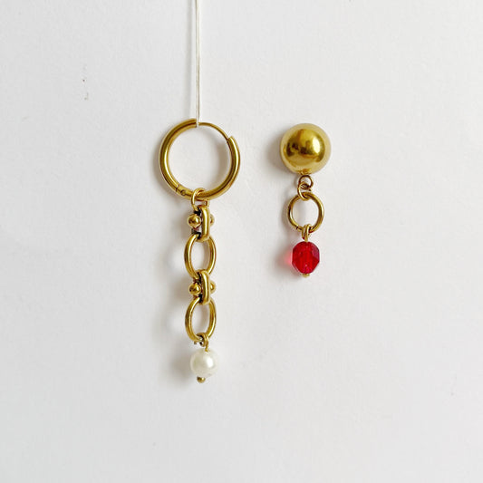 Paire de boucles - Perle rouge