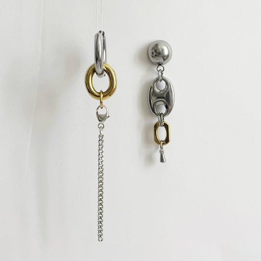 Paire de boucles - Asymétrie argentée