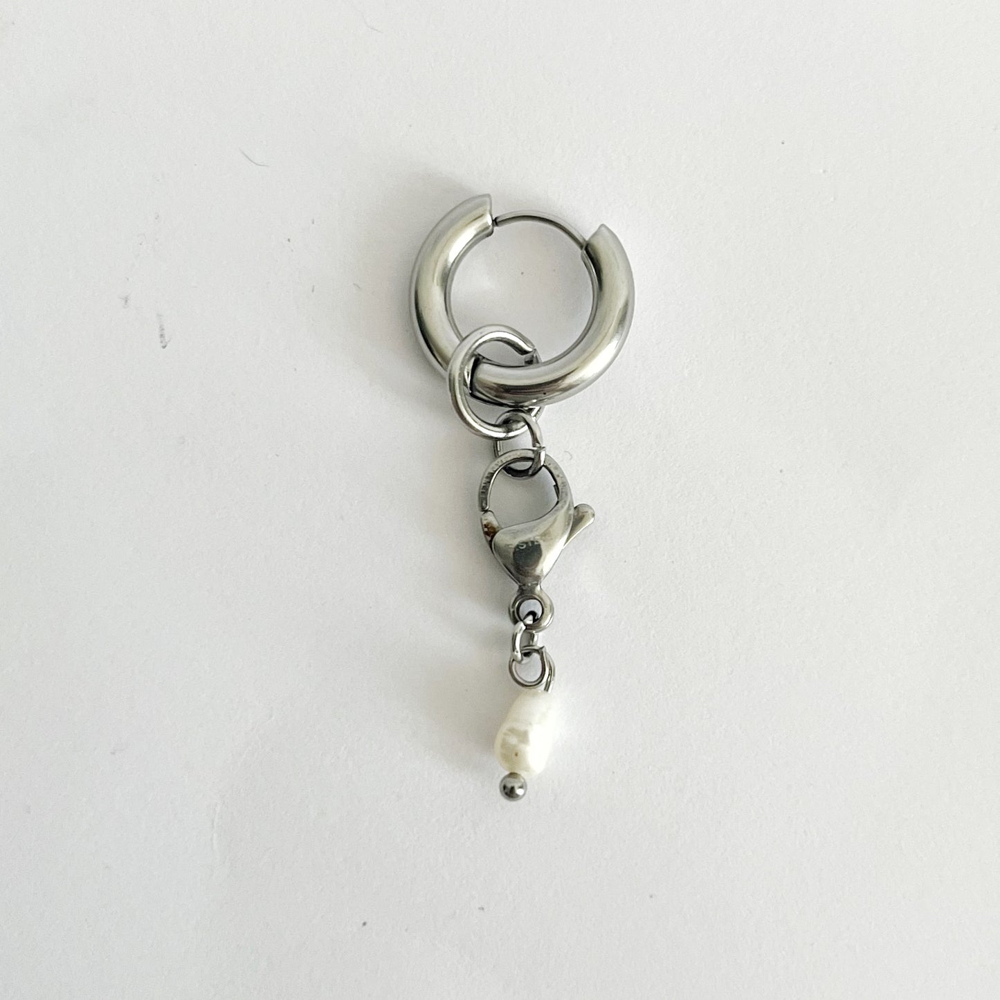Boucle d'oreille - Mousqueton & perle